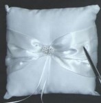 #7181 Ring Pillow W/Rhinestone Ivory Only